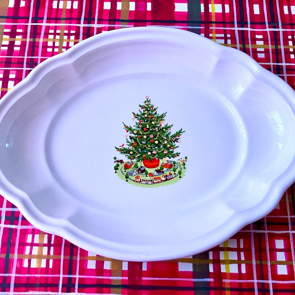 LIKE NEW! PFALTZGRAFF CHRISTMAS CANDY DISH - Perfect Condition